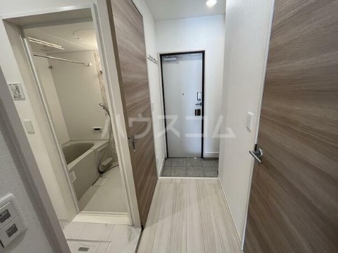 21/30 エントランス