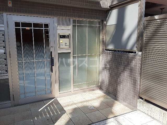 22/30 エントランス