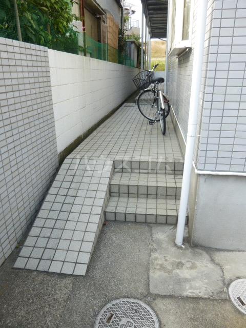 17/27 エントランス