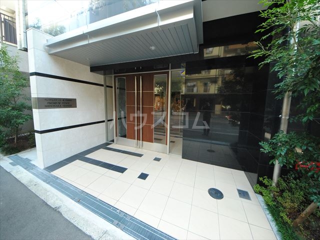 22/25 エントランス