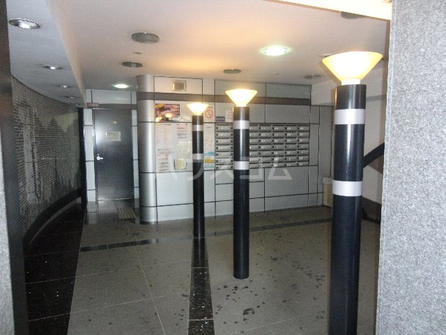 20/30 エントランス