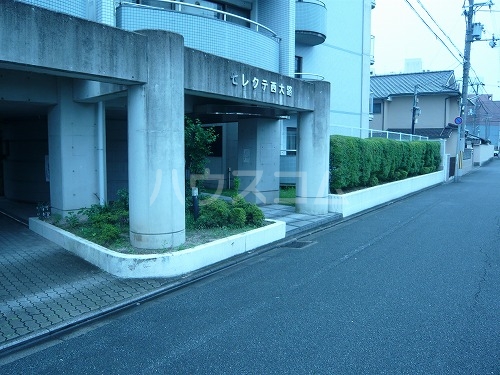 13/14 エントランス