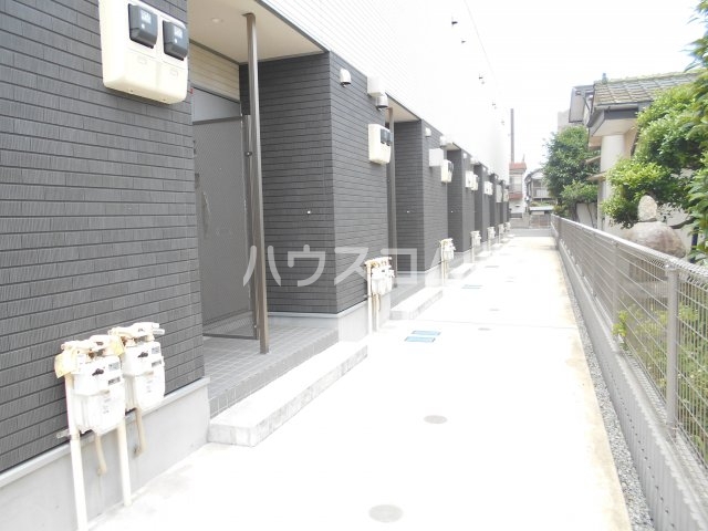 21/30 エントランス