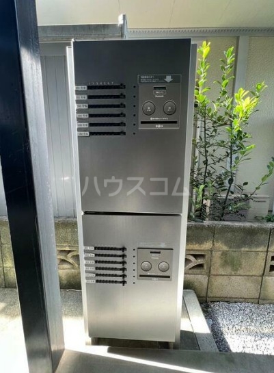 14/19 エントランス