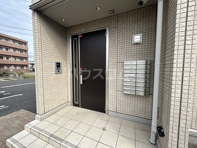 26/30 エントランス