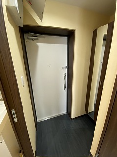 16/30 玄関