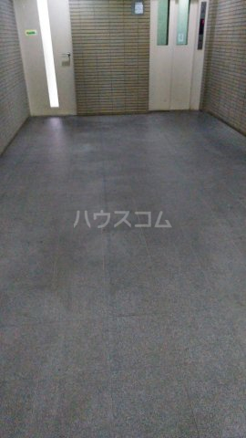 28/30 エントランス