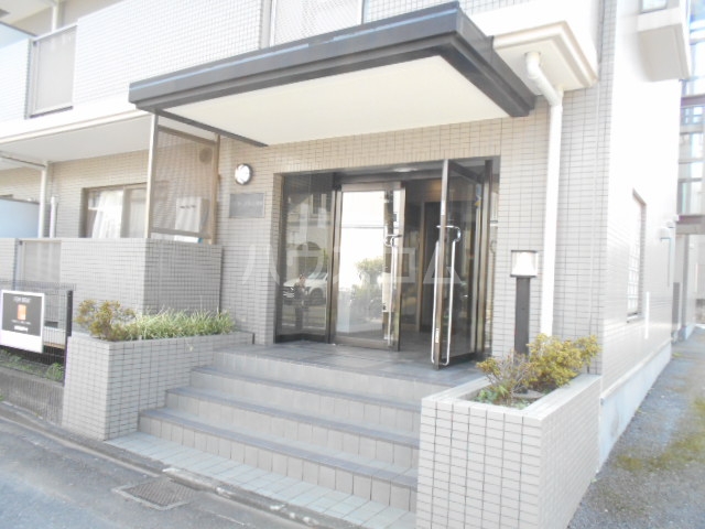 25/30 エントランス