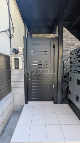 17/25 エントランス