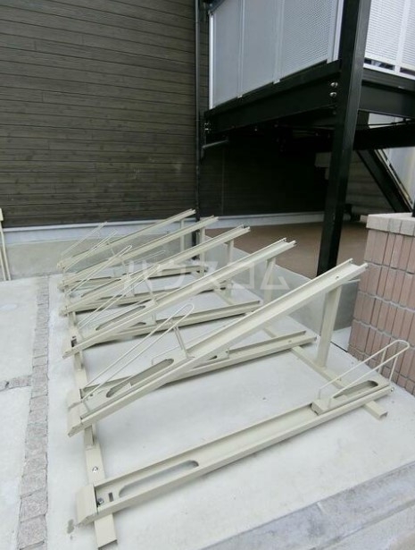 16/20 エントランス