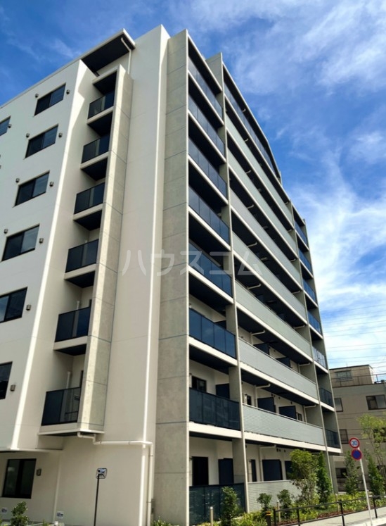 18/28 エントランス