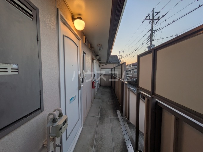 28/30 エントランス