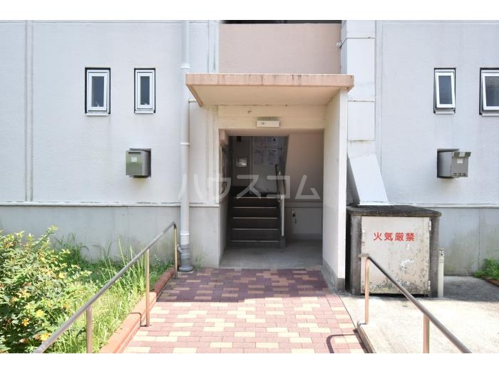 13/21 エントランス