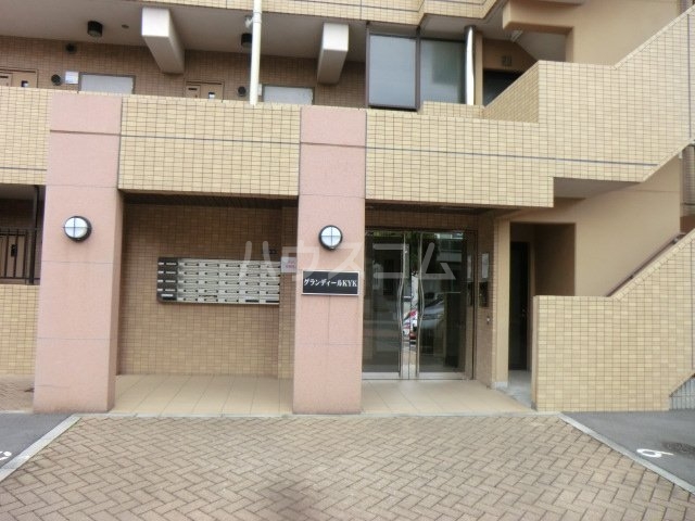 19/29 エントランス