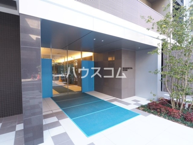 19/26 エントランス