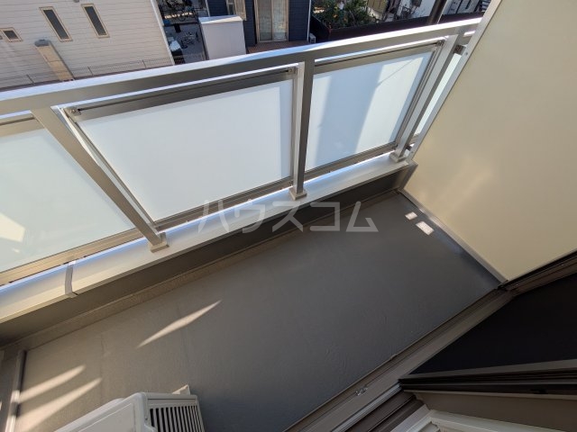 20/30 バルコニー