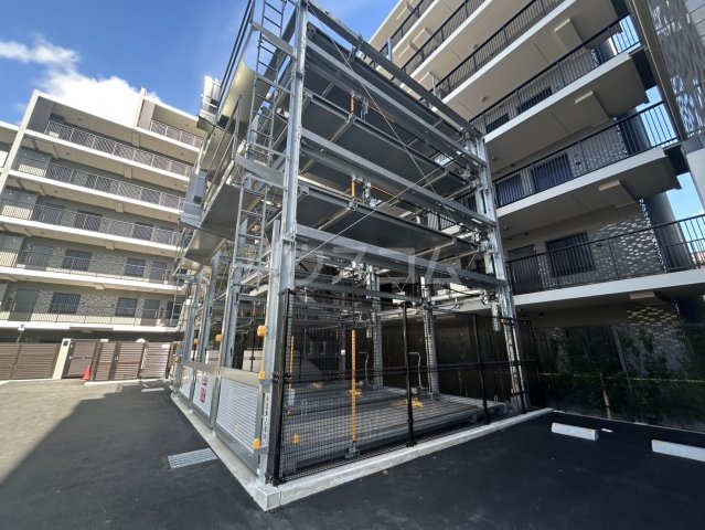 18/28 駐車場