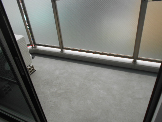 18/27 バルコニー