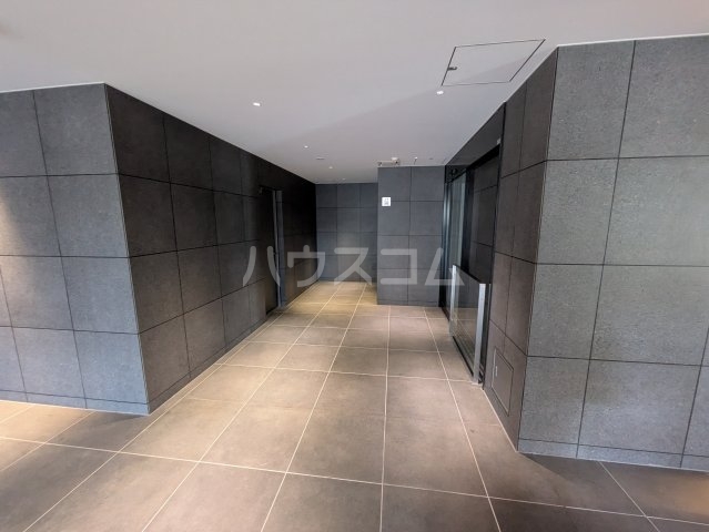 28/30 エントランス