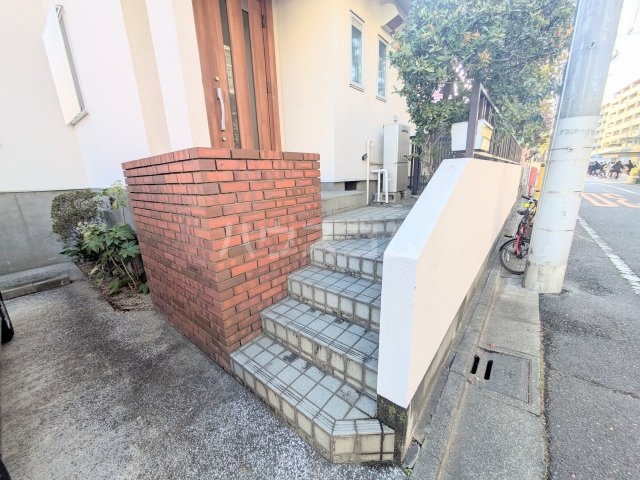 21/27 エントランス