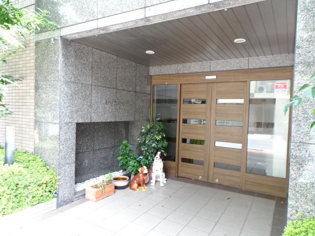 16/22 エントランス