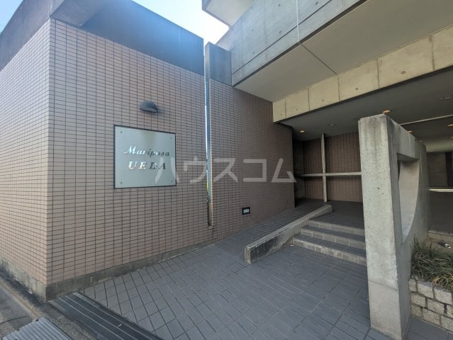 19/27 エントランス