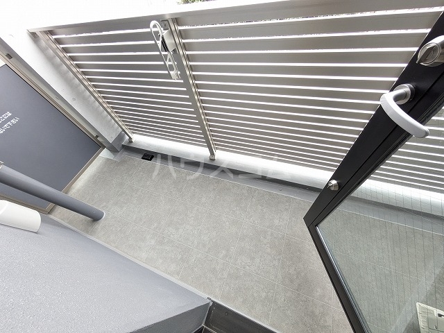 15/23 バルコニー