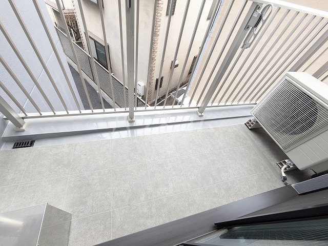 15/23 バルコニー