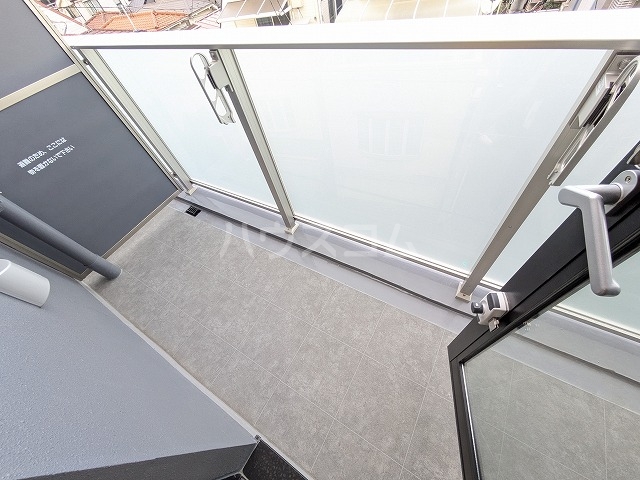 15/23 バルコニー