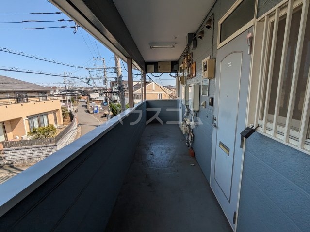 24/30 エントランス