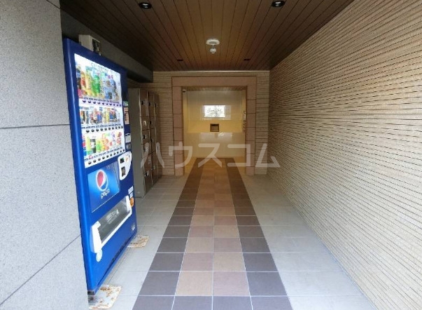 14/18 エントランス