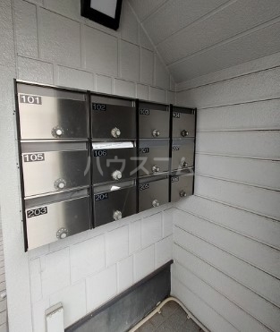 22/23 エントランス