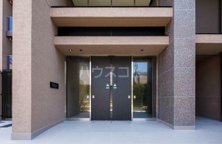 16/26 エントランス