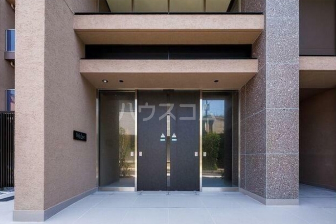 16/26 エントランス