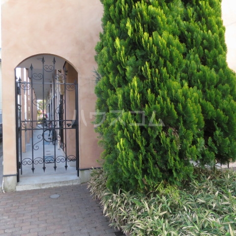 2/4 エントランス