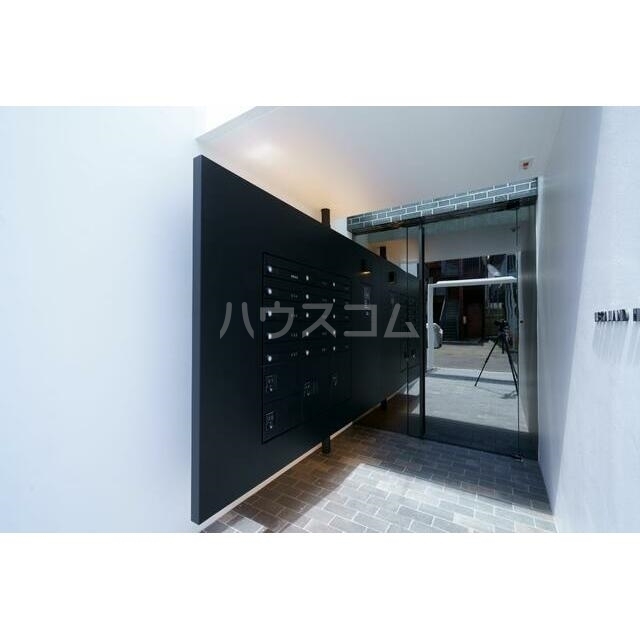 16/18 エントランス