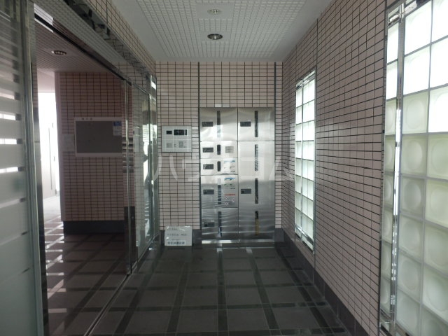 22/30 エントランス