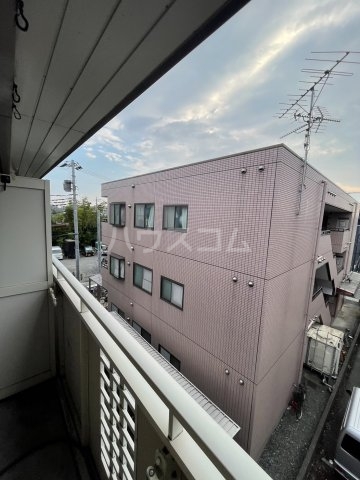 23/30 バルコニー