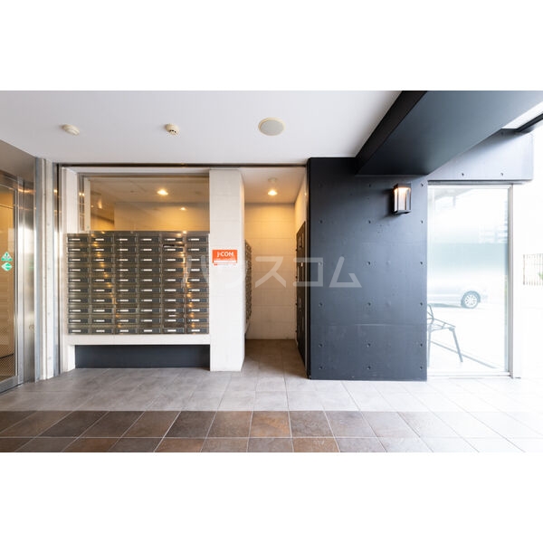 17/23 エントランス