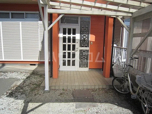 24/30 エントランス