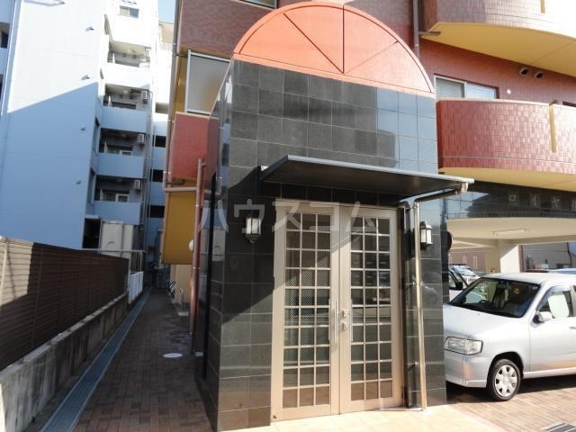 2/5 エントランス