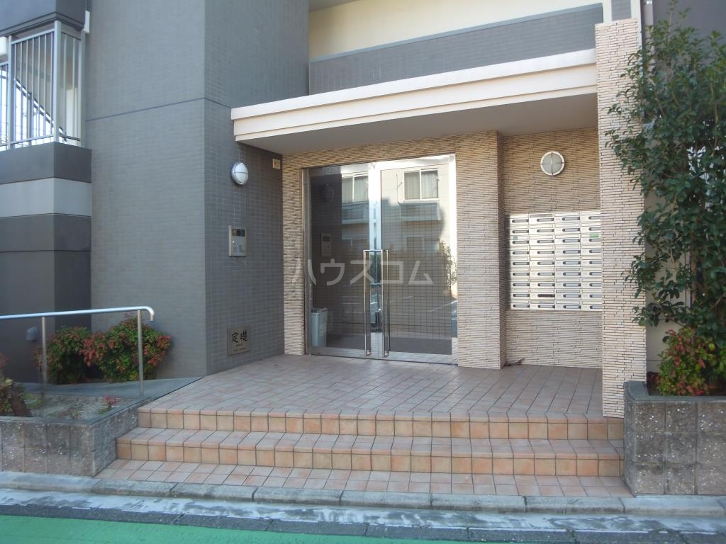 16/18 エントランス