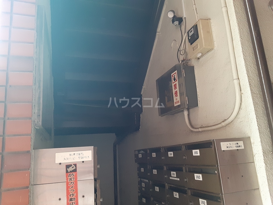 17/25 エントランス