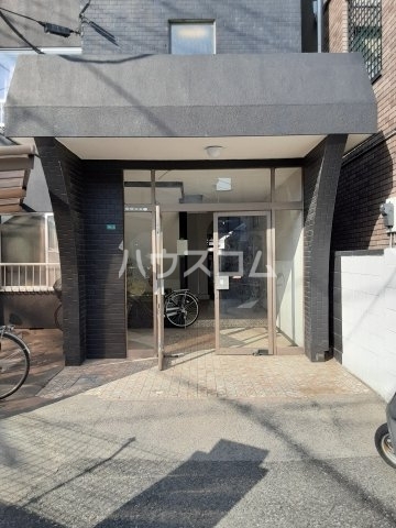 16/19 エントランス