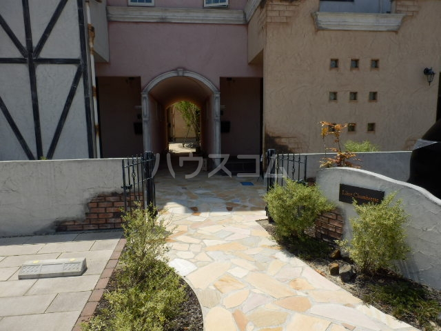 25/30 エントランス