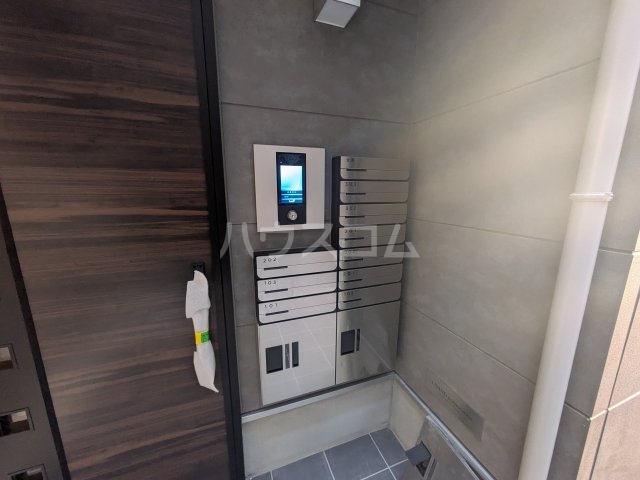 25/30 エントランス