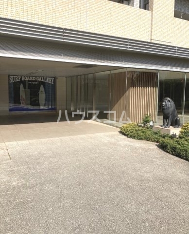 28/30 エントランス