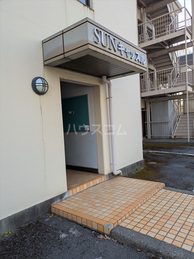 24/30 エントランス