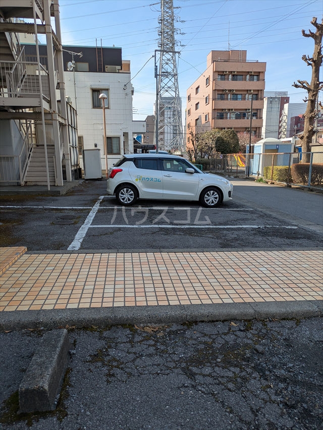 25/30 駐車場