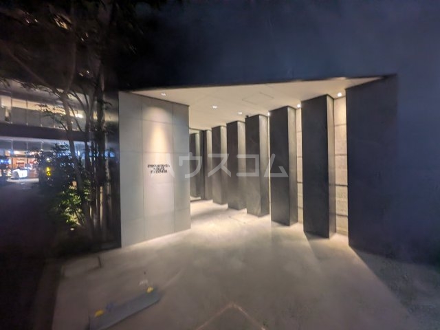 28/30 エントランス